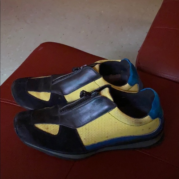 Prada - Picture 5 of 5